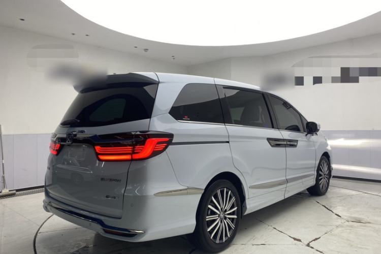 Used Honda Elysion 2024 2.0L eHEV Classic Edition
