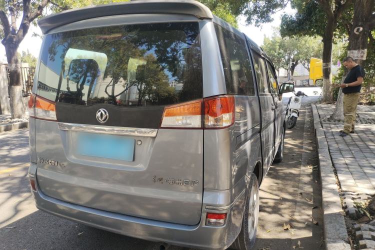 Used Dongfeng Shuaike 2013 Revised Version 1.5L Manual Comfort Trim 7 Seats China IV Standard Rear Right 45 Deg