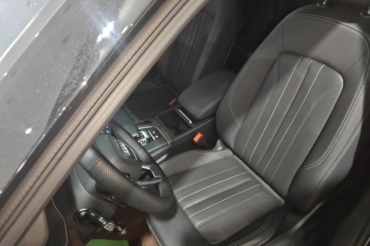 Used Audi Q5L 2022 40T Luxury Elegant Model