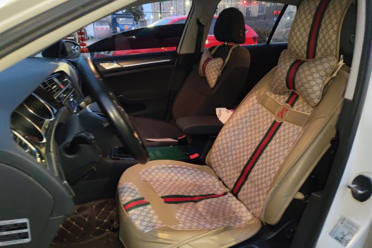 Used Volkswagen Golf 2017 1.6L Automatic Comfort Million-Vehicle Anniversary Edition
