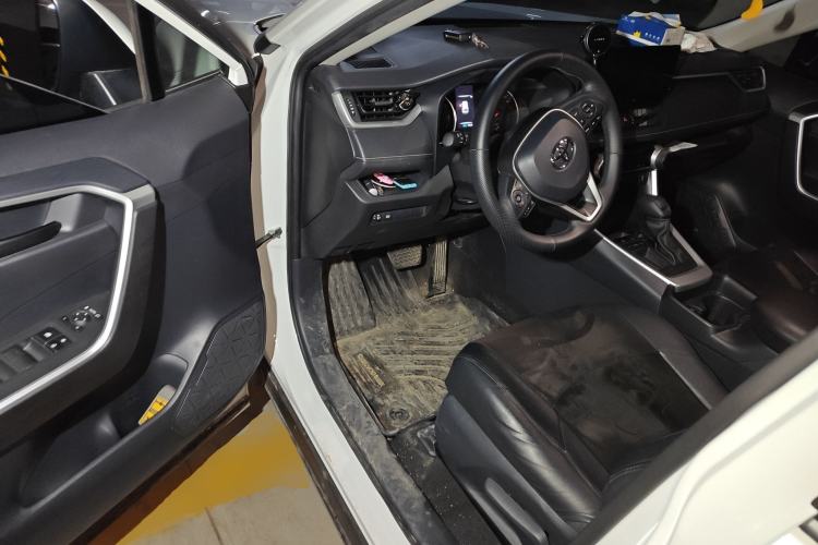 Used Toyota Wildlander 2024 2.0L CVT Two-Wheel Drive Leading Edition