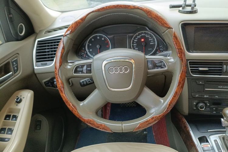 Used Audi Q5 2011 2.0TFSI Comfort Version Steering Wheel