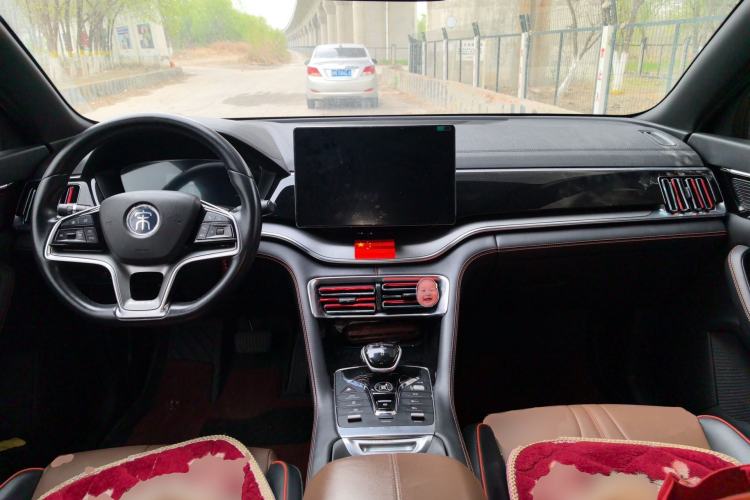 Used BYD Song PLUS 2020 1.5T Automatic Prestige Version Center Console