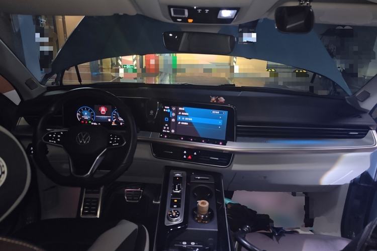 Used Volkswagen Tavendor 2024 380TSI All-Wheel-Drive R-Line Ambition Edition
