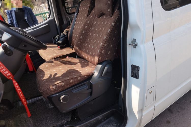 Used SAIC MAXUS Xintu V80 2021 2.0T Manual Classic Aoyuntong Short Wheelbase Ultra-Low Roof 5/6-Seater
