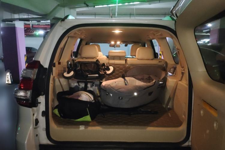 Used Toyota Prado 2014 2.7L Middle East Version Parallel Import Trunk