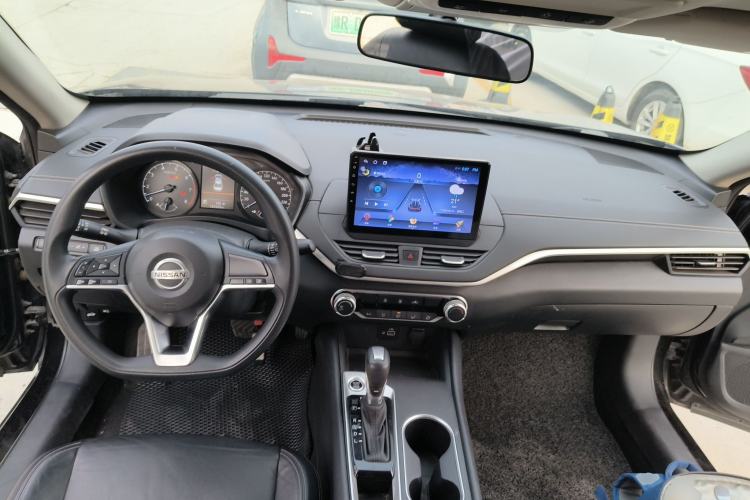 Used Nissan Teana 2021 2.0L XE Exclusive Edition Center Console