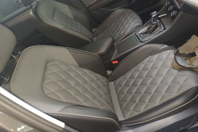 Used Volkswagen Sagitar 2023 300TSI DSG Excellence Edition Right Front Seat