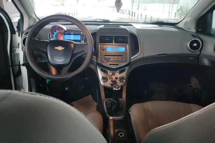 Used Chevrolet Aveo Sonic 2011 Sedan 1.4L MT SL