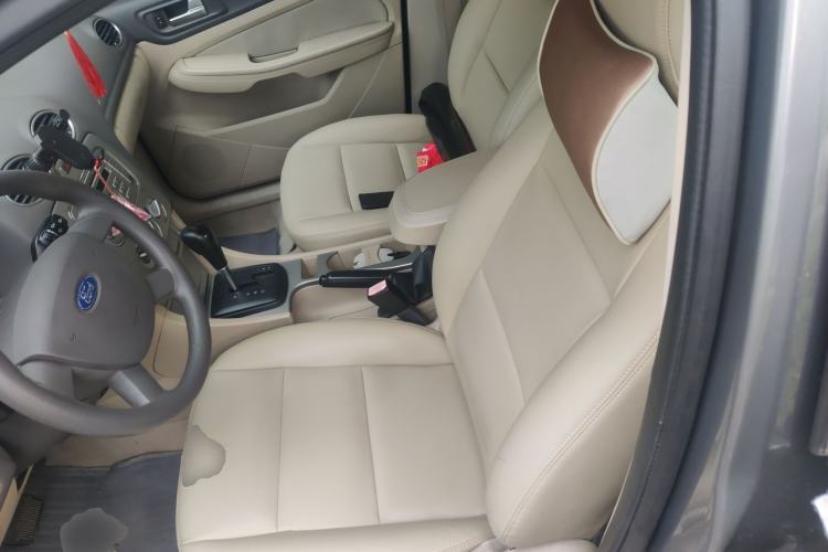 Used Ford Focus 2009 Sedan 1.8L Automatic Fashion Edition Left Front Seat