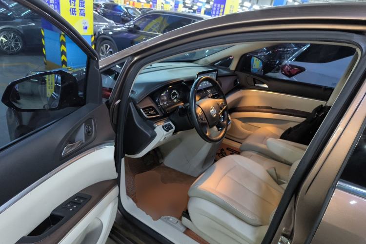 Used Buick GL8 2020 Land Business Class 652T Luxury Model
