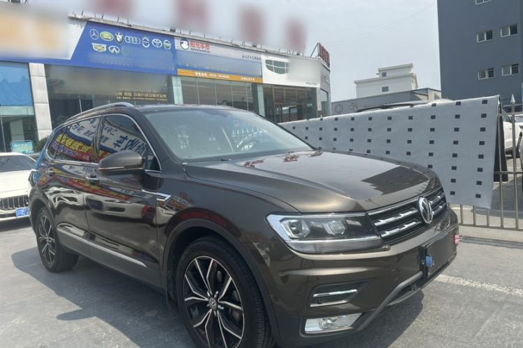 Used Volkswagen Tiguan L 2019 Revised 330TSI Automatic Two-Wheel Drive Smart & Luxury Edition China VI Standard