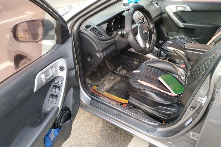 Used Kia Forte 2014 1.6L MT GL
