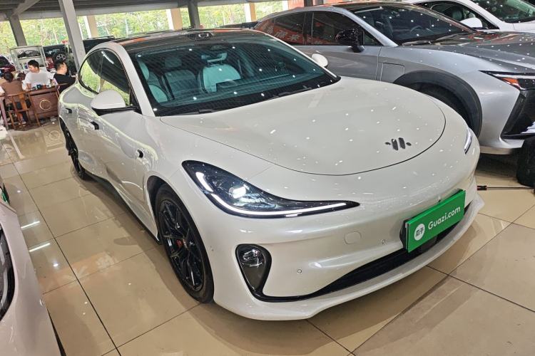 Used IM L6 2025 Max Front Right 45 Deg