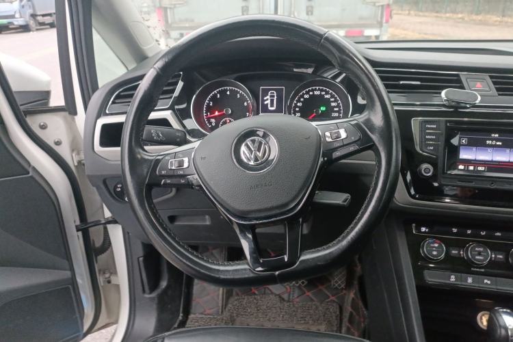 Used Volkswagen Touran 2016 Volkswagen Touran L 280TSI DSG Comfort Edition