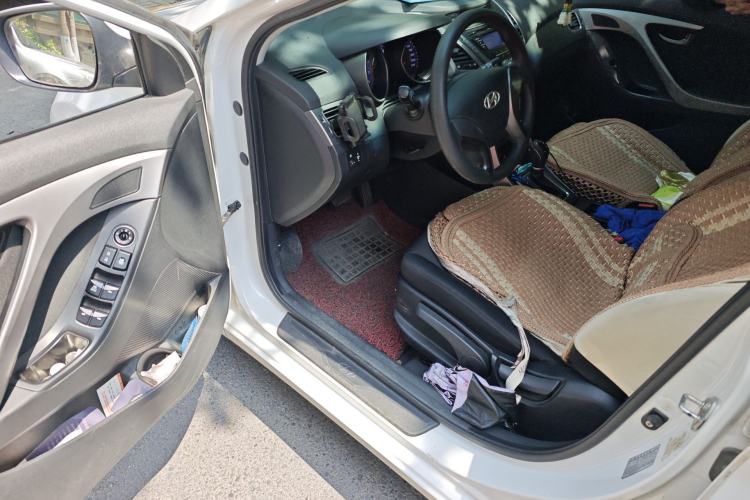 Used Hyundai Elantra (5th Generation / Langdong) 2015 1.6L Automatic Fashion Model