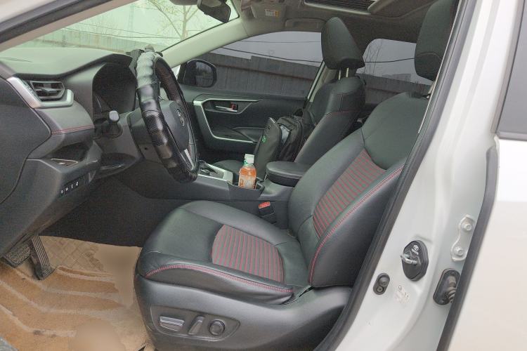 Used Toyota RAV4 Rongfang Plug-in Hybrid 2021 2.5L Two-Wheel Drive Elite Pro Left Front Seat