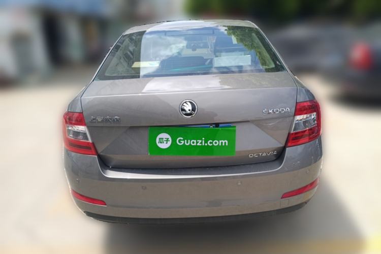 Used Skoda Octavia 2015 1.6L Manual Eado Edition