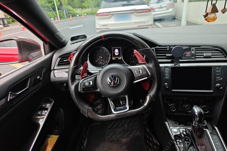 Used Volkswagen Lamando 2017 2.0T GTS Steering Wheel