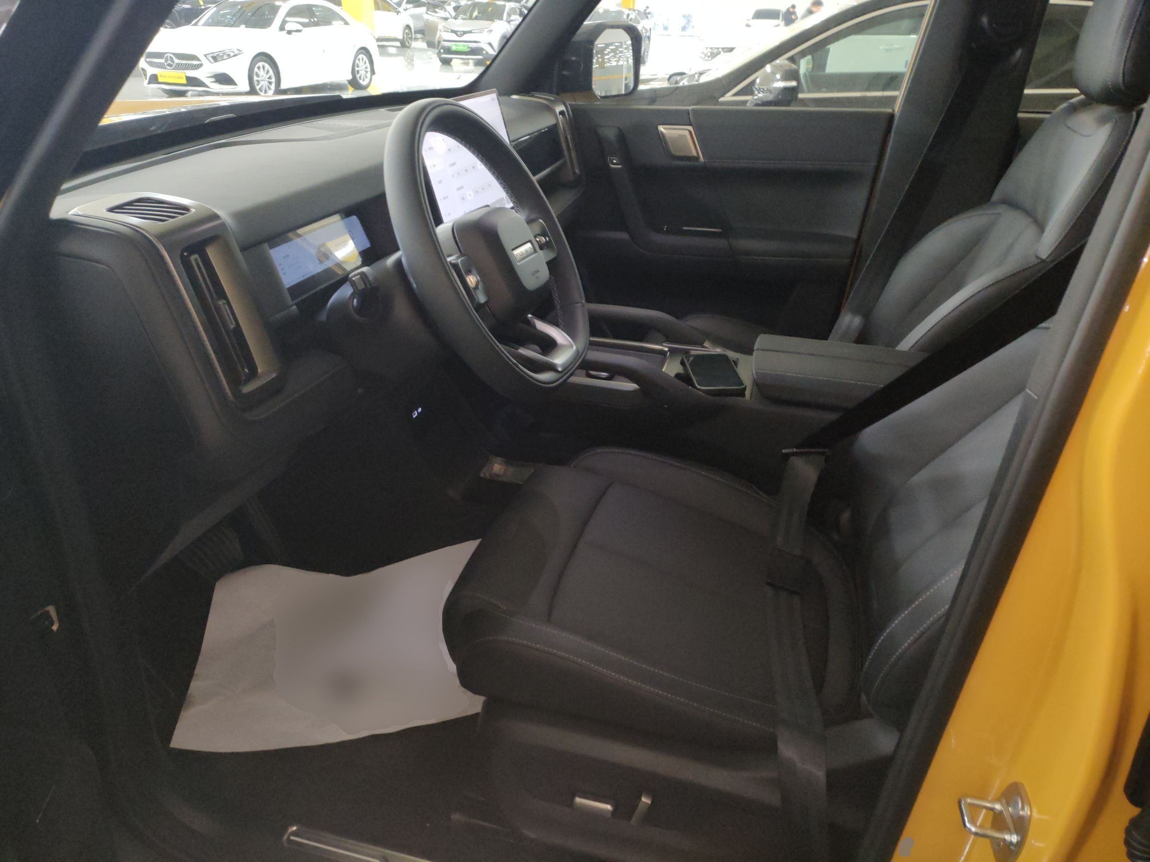 المقاعد الأمامية داخل السيارة