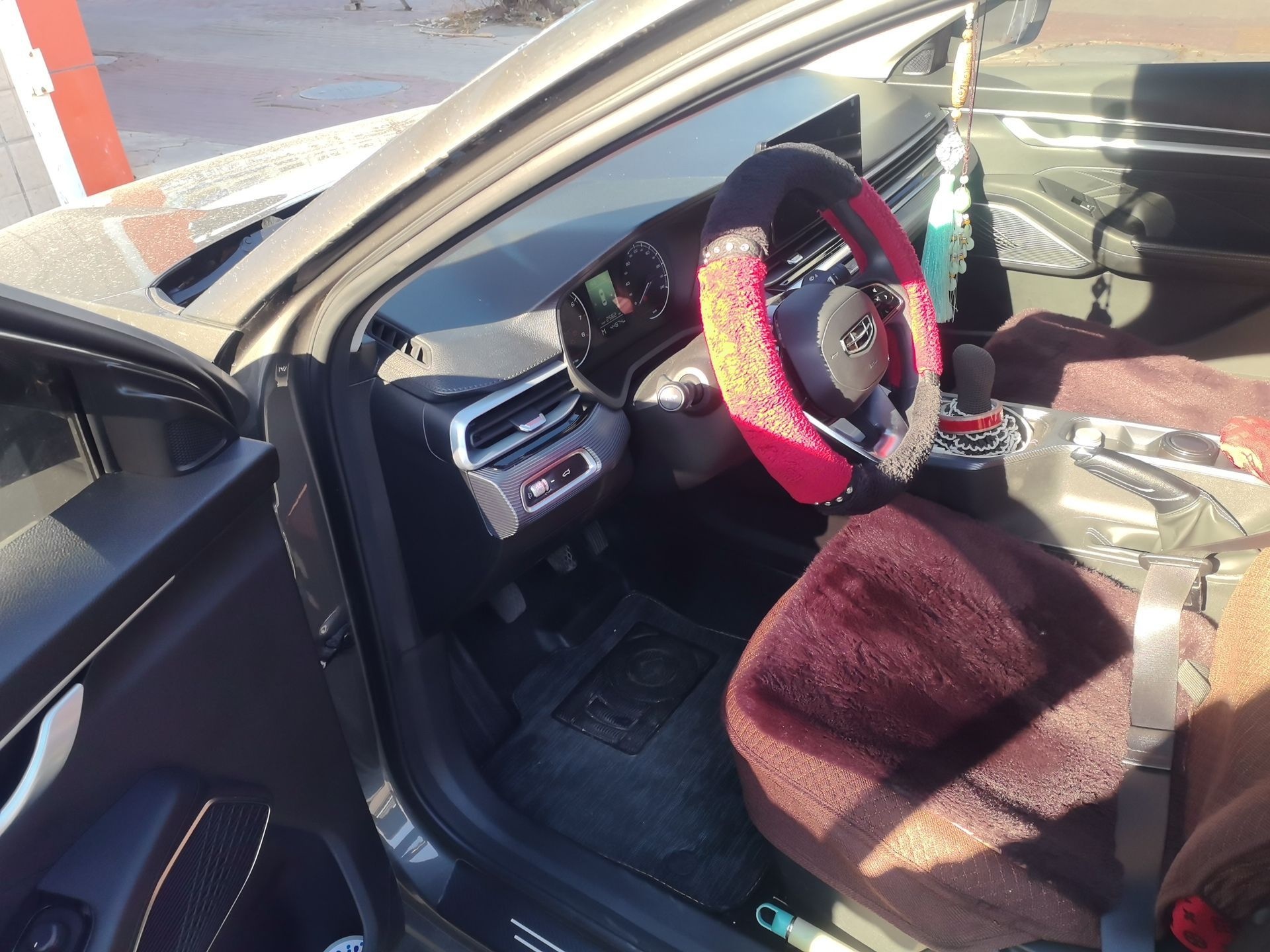 Geely Auto Emgrand 2023 4th Generation Champion Edition 1.5L Manual Luxury Model — снимка 13