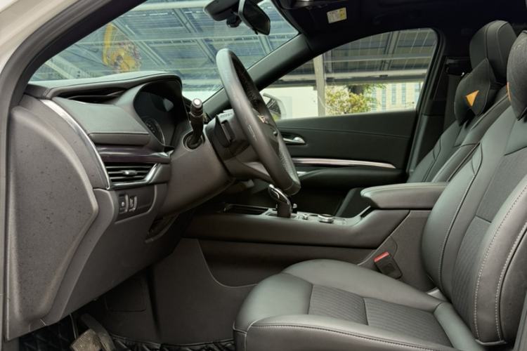 Used Cadillac XT4 2023 28T Two-Wheel Drive Fashion Edition
