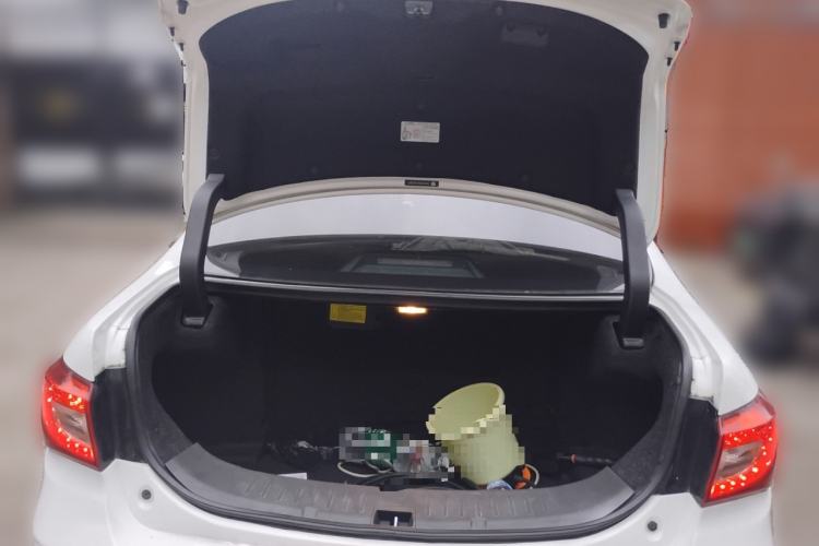 Used BYD Qin New Energy 2015 1.5T Dual-Crown Flagship Plus Edition Trunk