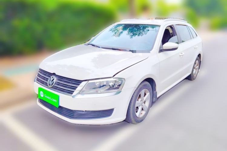 Used Volkswagen Gran Lavida 2013 1.6L Automatic Fashion Model