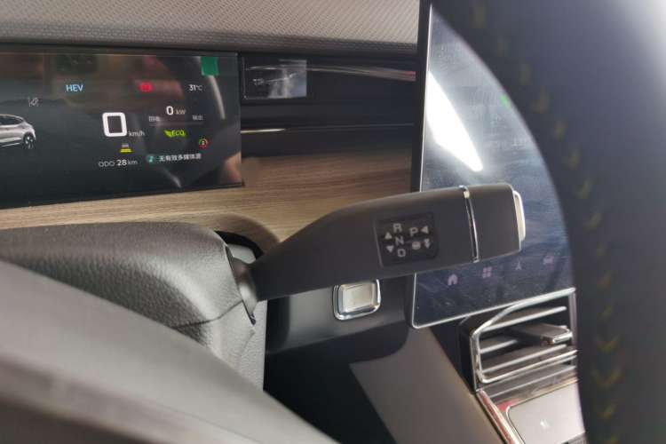 Used JETOUR Shanhai L6 2024 1.5TD DHT MAX