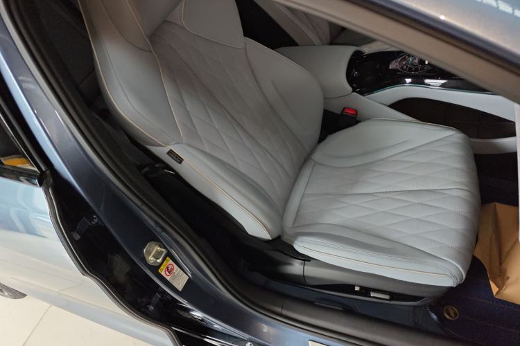 Used BYD Seal 2022 700 km Long-Range Rear-Wheel-Drive Version Right Front Seat