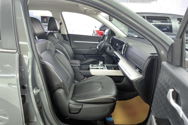 Used Hyundai ix35 2023 Musso 2.0L Prestige LUX Edition Right Front Seat