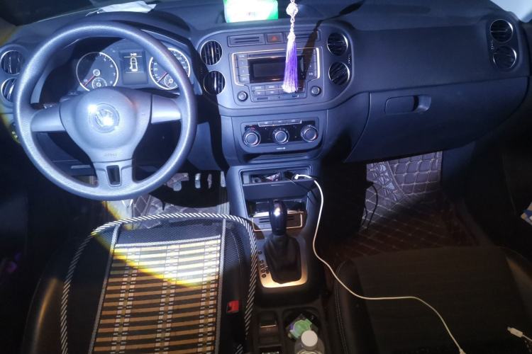 Used Volkswagen Tiguan 2017 300TSI Automatic Two-Wheel Drive Silk Road Luxury Edition Center Console