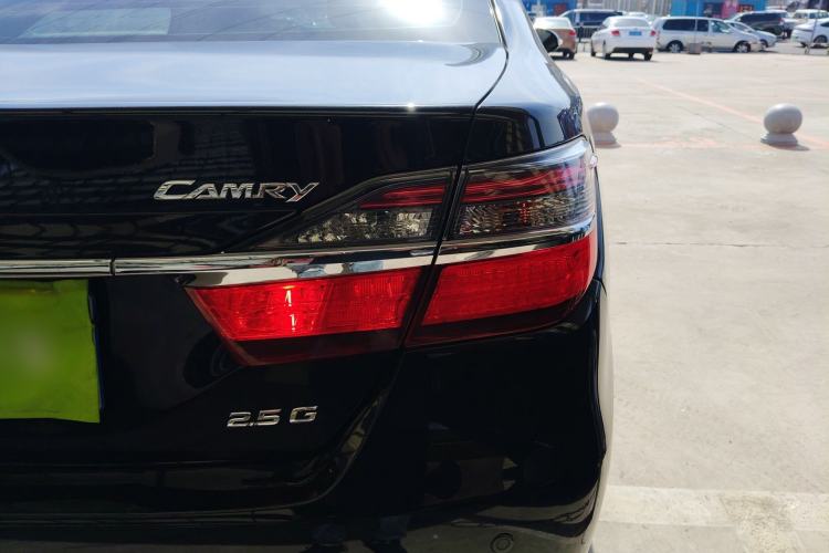 Used Toyota Camry 2016 2.5G 10th Anniversary Deluxe Navigation Edition Right Rear Taillight