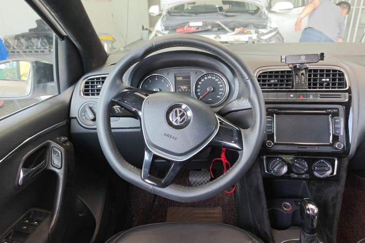 Used Volkswagen Polo 2014 1.6L Automatic Comfort Edition