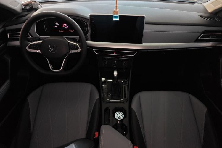 Used Volkswagen Lavida 2023 1.5L Automatic 5 Million Edition Center Console