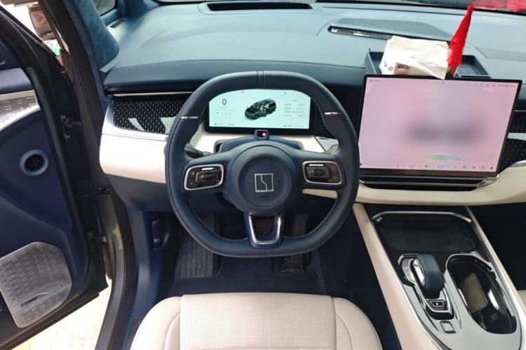 Used Zeekr 009 2024 7-Seater Walk-Through Version Four-Wheel Drive 108 kWh
