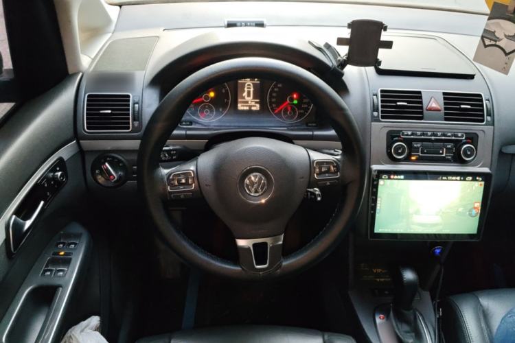 Used Volkswagen Touran 2015 1.4T DSG Flagship Edition 5-seater Steering Wheel