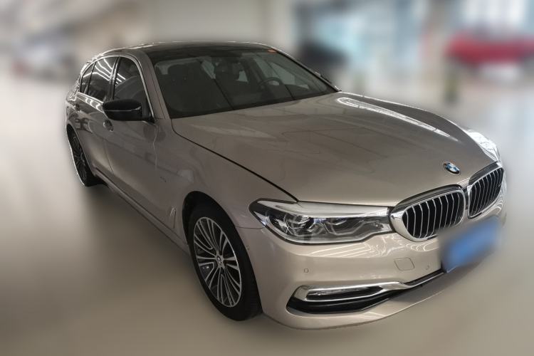 Used BMW 5 Series 2018 530Li Luxury Edition Premium Package Front Right 45 Deg
