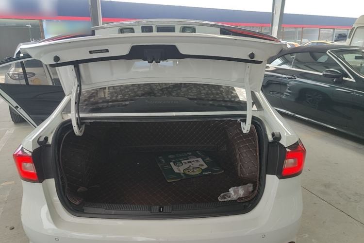 Used Roewe i5 2020 1.5L Automatic 4G Connected Linghao Edition