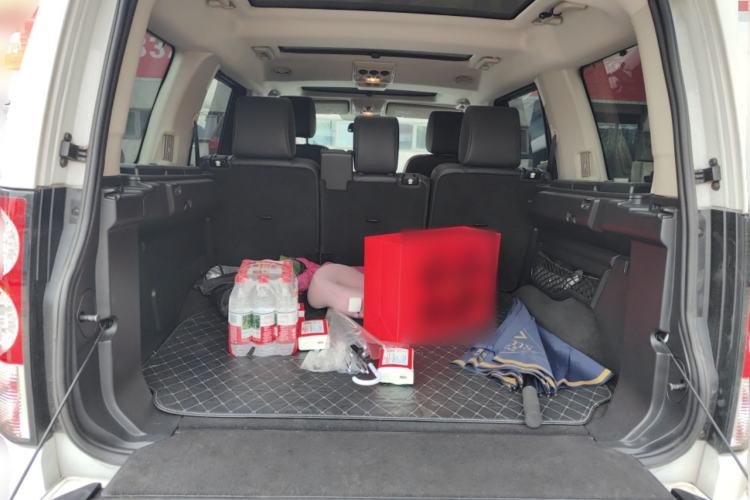 Used Land Rover Discovery 2013 3.0 SDV6 HSE Diesel Edition Trunk