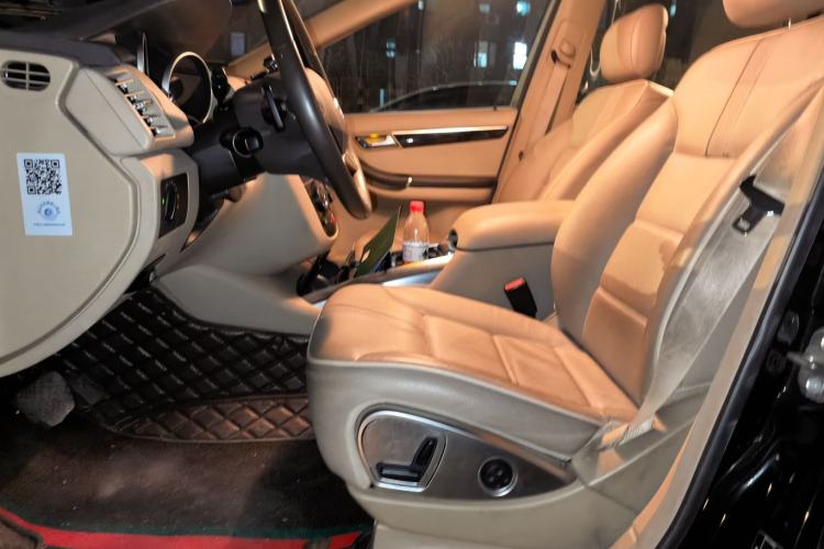 Used Mercedes-Benz R-Class 2014 R 400 4MATIC Business Model Left Front Seat