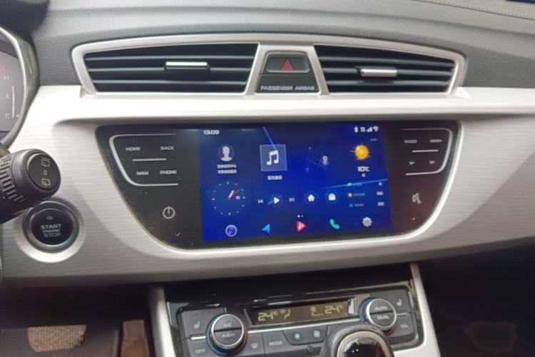 Used Geely Auto Emgrand X7 Sport 2018 1.8TD Automatic Two-Wheel Drive Smart 4G Connected Version Audio And AC Panel