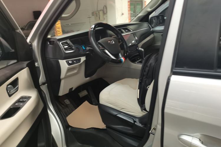 Used Huasong 7 2017 2.0T Automatic Standard Edition