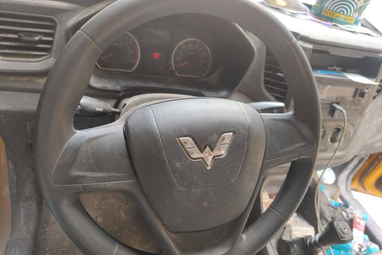 Used Wuling Hongguang V 2019 1.5L Standard Version China VI LAR
