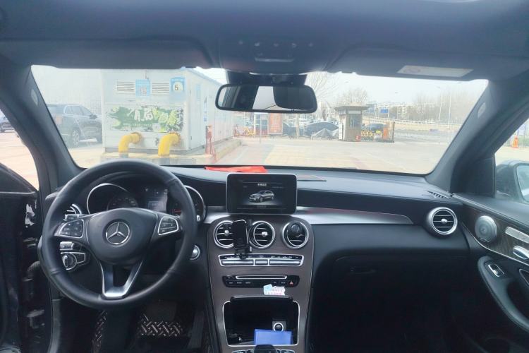 Used Mercedes-Benz GLC 2017 GLC 300 4MATIC Sport Edition Center Console