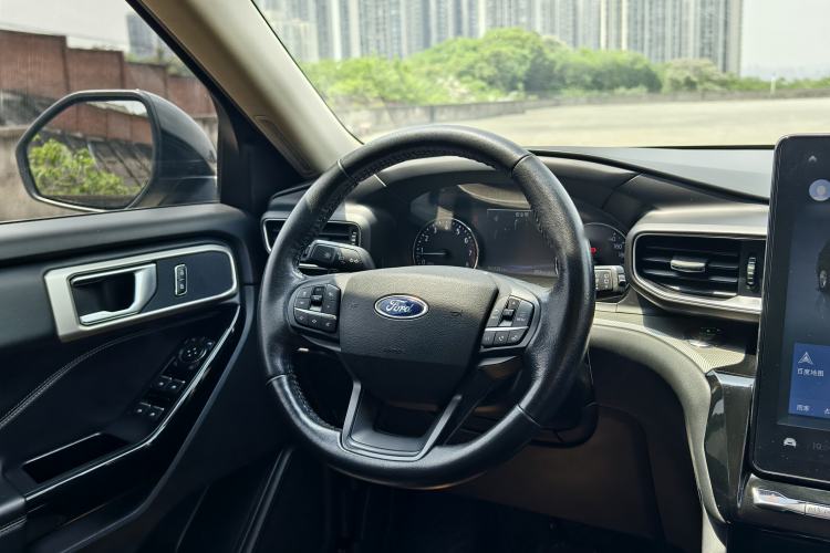 Used Ford Explorer 2020 EcoBoost 285 4x4 Trend Edition 7-Seater Interior 7