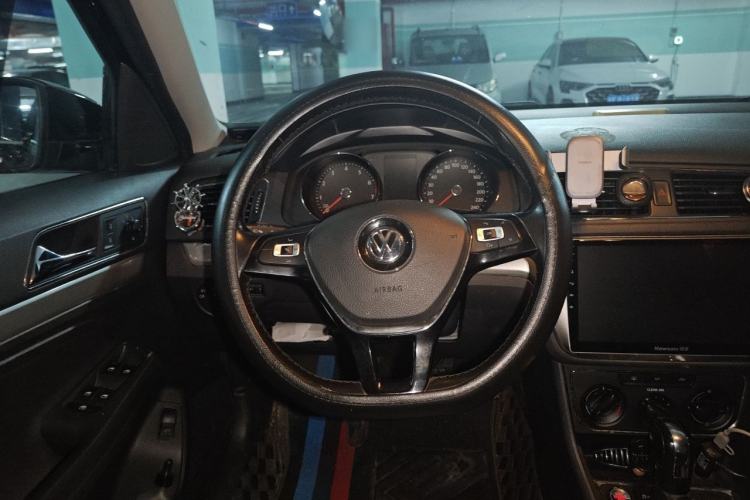 Used Volkswagen Lavida 2017 1.6L Automatic Comfort Edition
