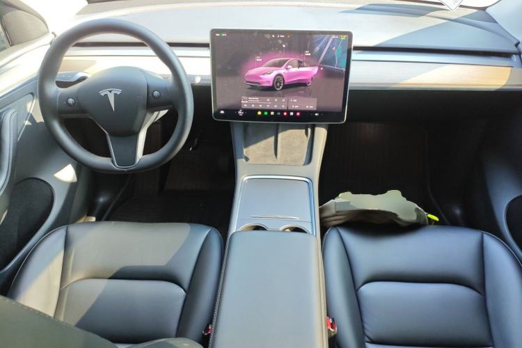 Used Tesla Model Y 2022 Long-Range All-Wheel-Drive Version