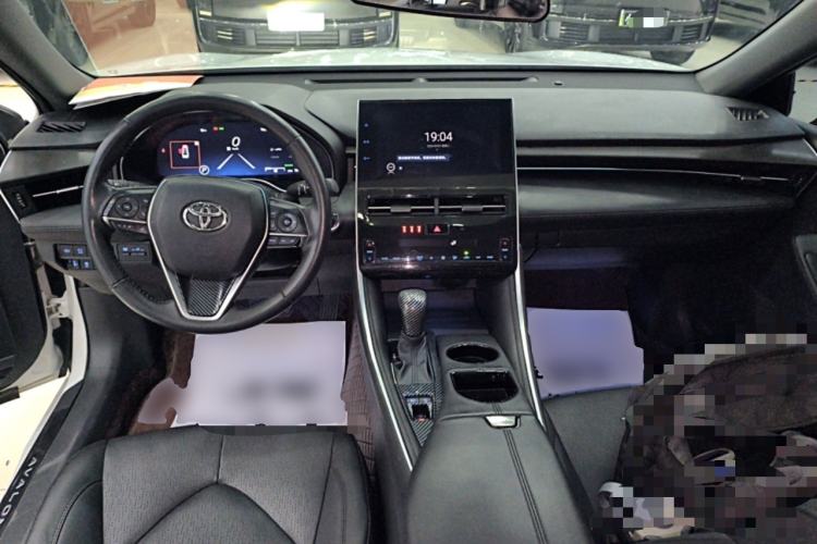 Used Toyota Avalon 2022 2.0L XLE Premium Edition Center Console