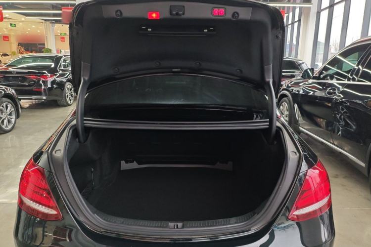 Used Mercedes-Benz E-Class 2018 Facelift E 300 L Luxury Edition
